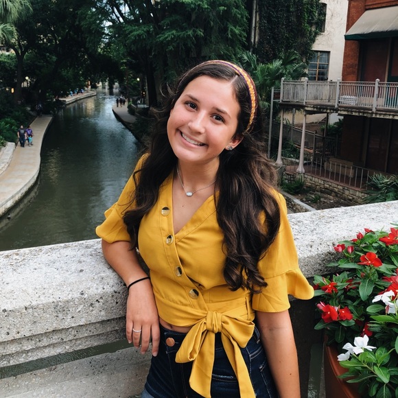 Meet your Posher, Sarah - Picture 1 of 1